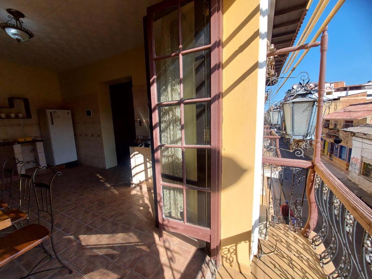 Naupa House Hostel Кочабамба Экстерьер фото