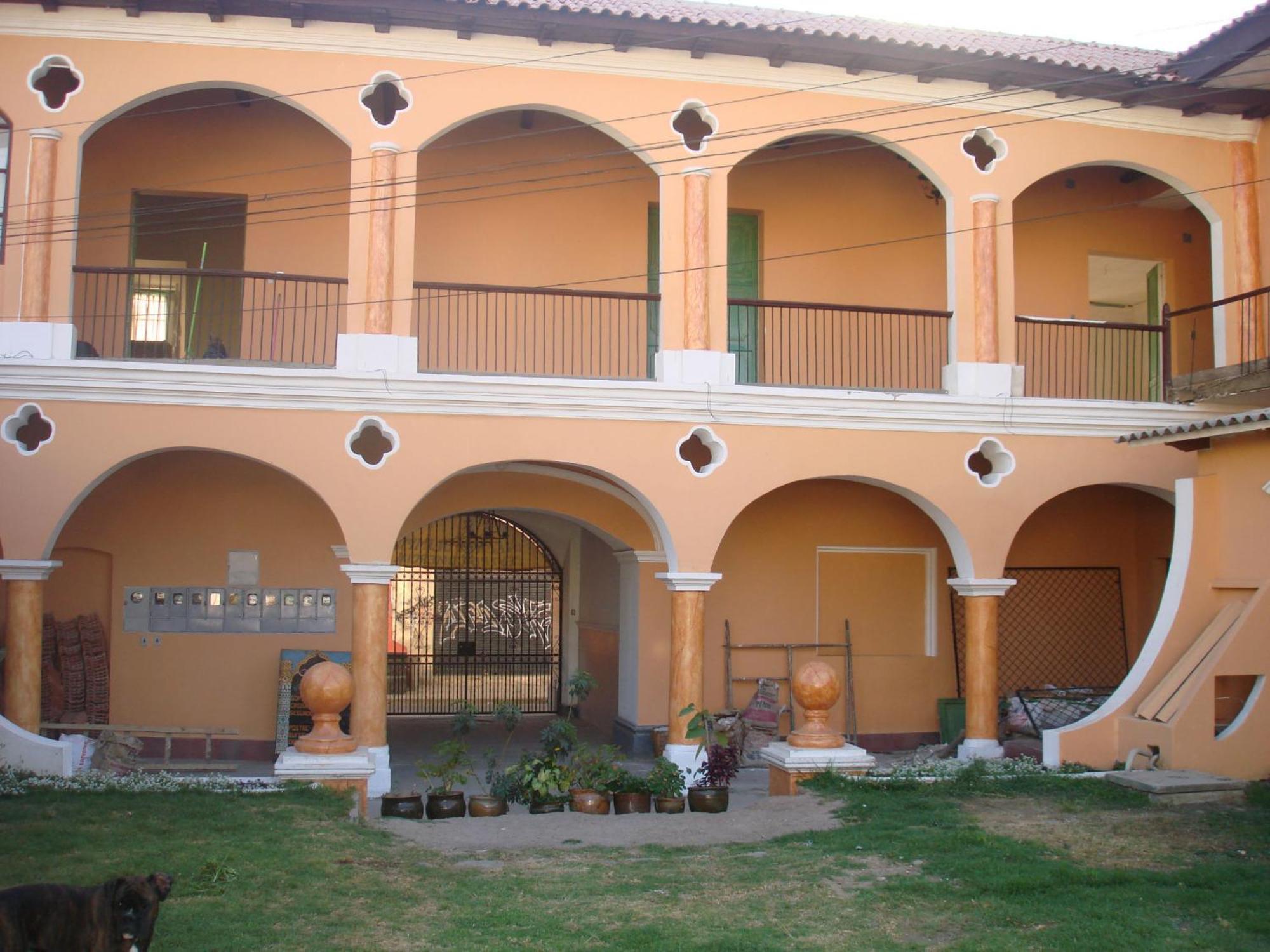 Naupa House Hostel Кочабамба Экстерьер фото